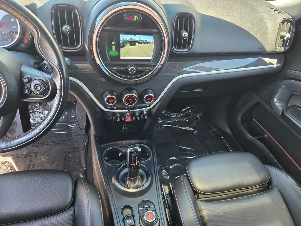 Used 2020 White MINI Signature image 18