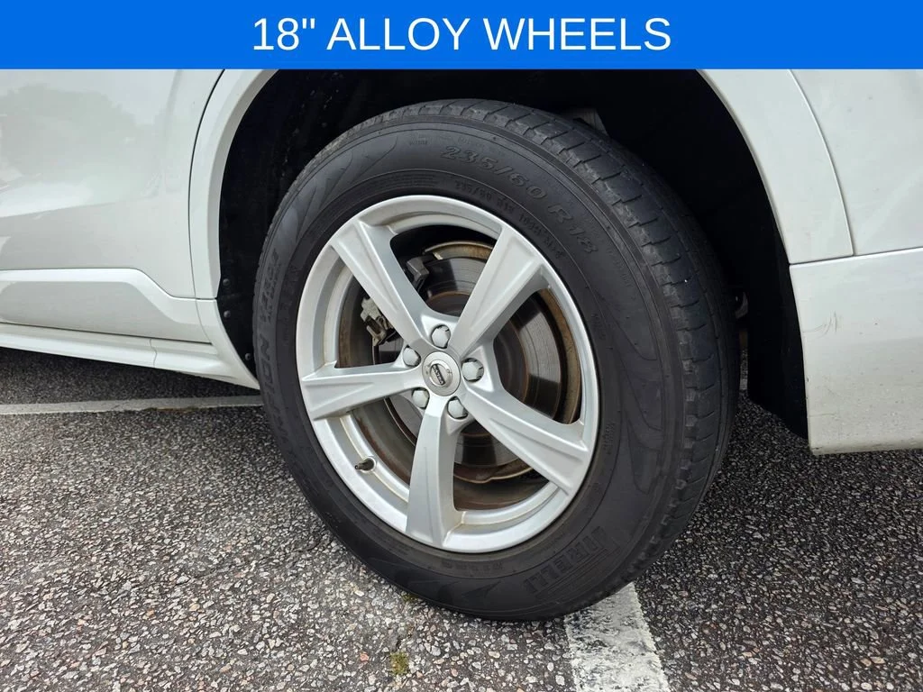 Used 2019 White Volvo T5 Momentum image 35