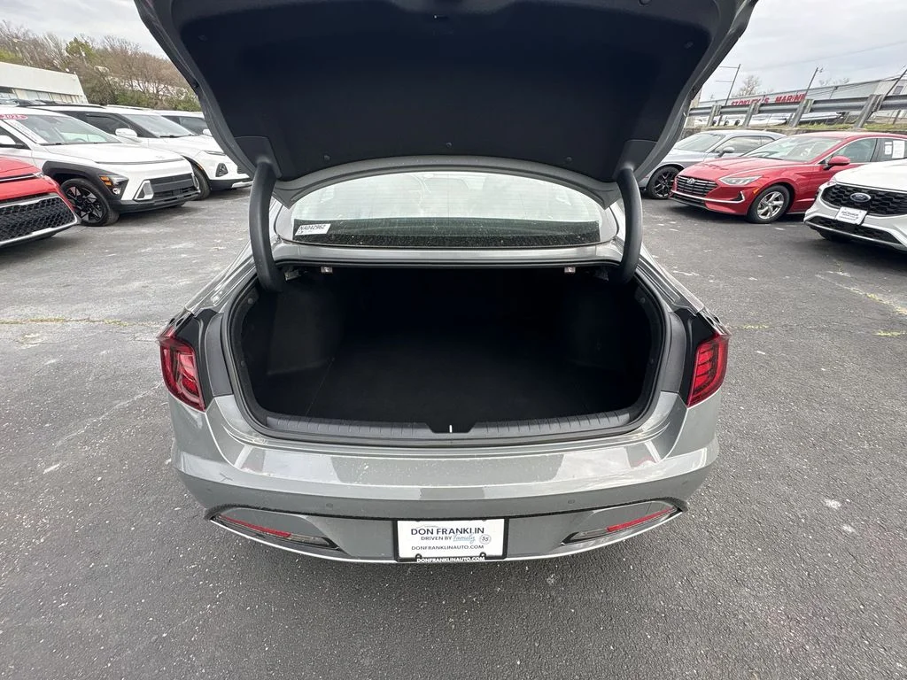 Used 2022 Gray Hyundai Limited image 19