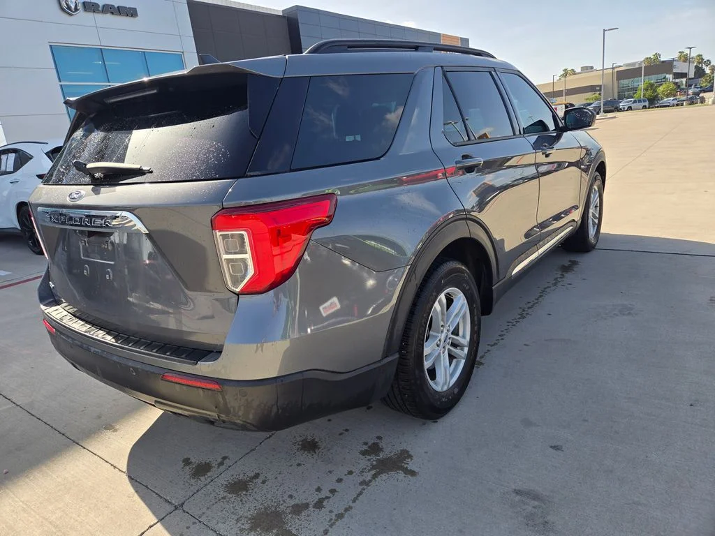 Used 2023 Gray Ford XLT image 3