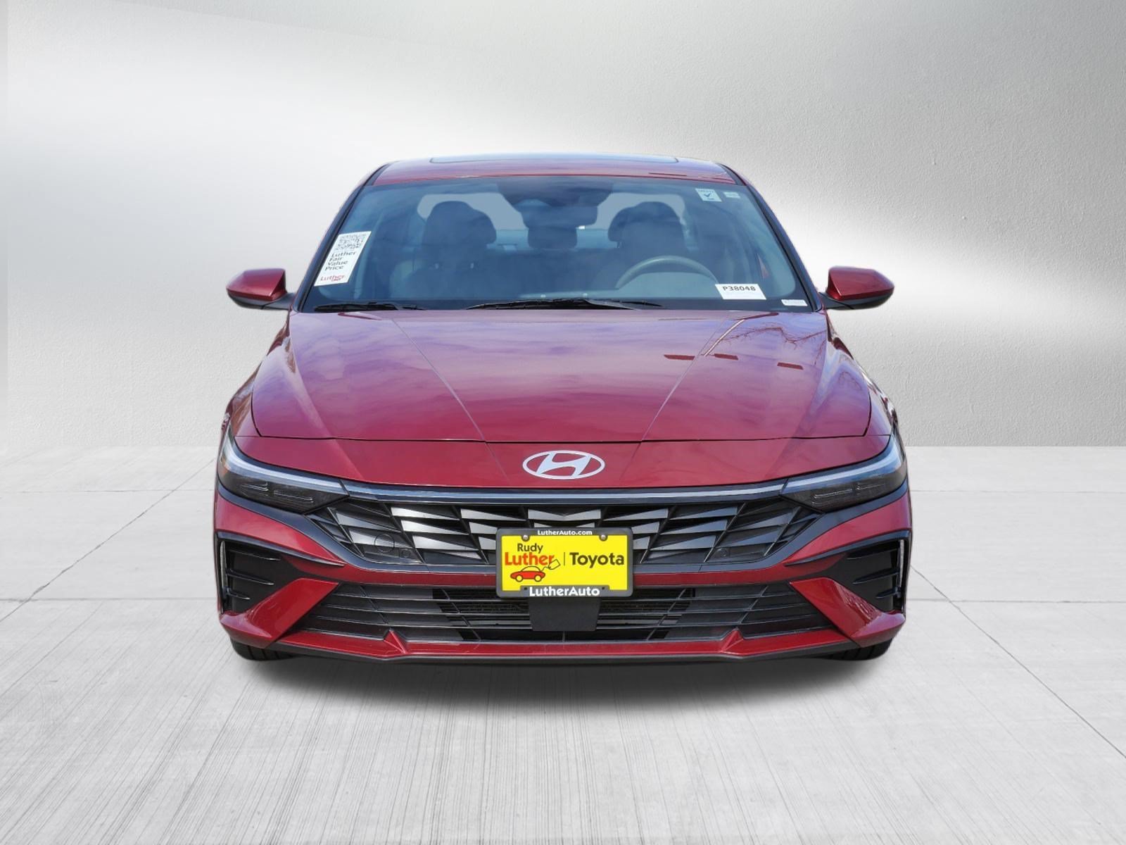 Used 2025 Ultimate Red Hyundai SEL Convenience image 2