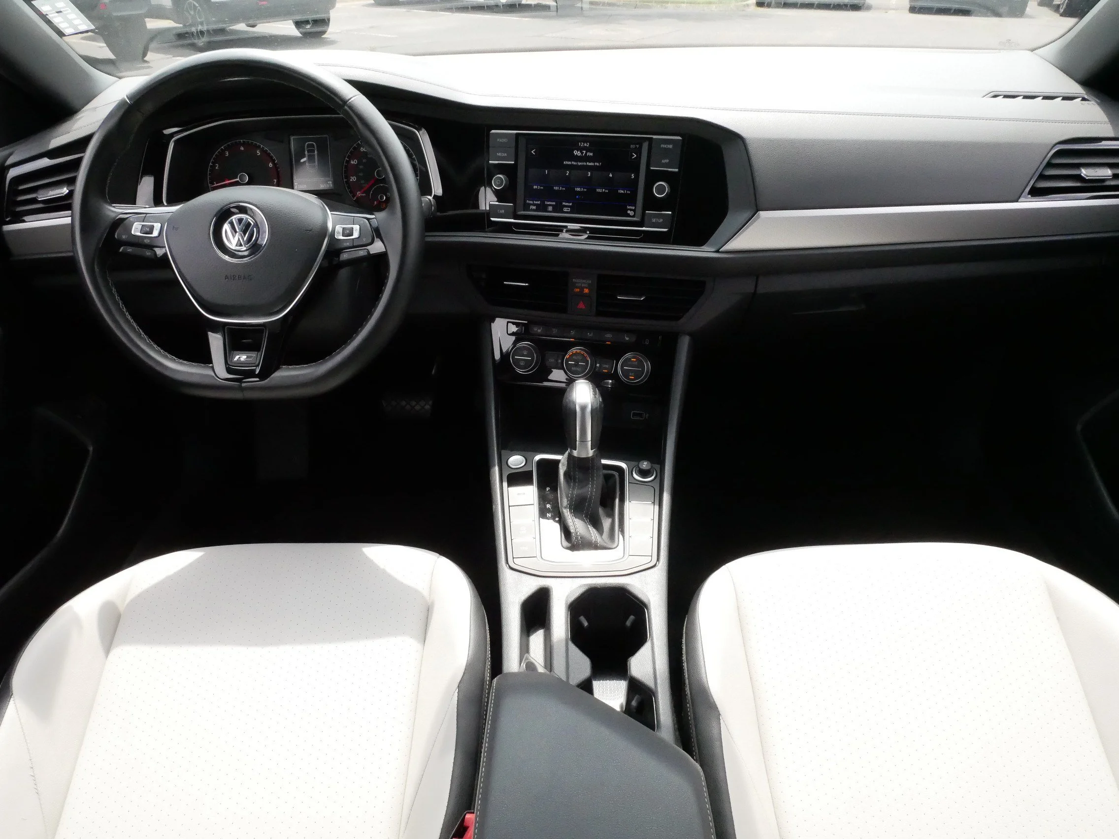 Used 2019 Deep Black Pearl Volkswagen R-Line image 10