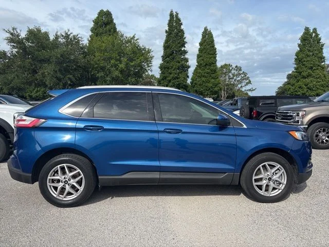 Used 2023 Blue Ford SEL image 4