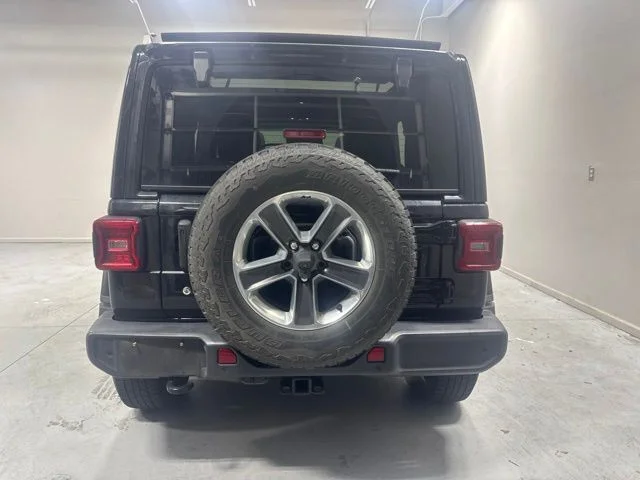Used 2020 Black Jeep Unlimited Sahara image 7