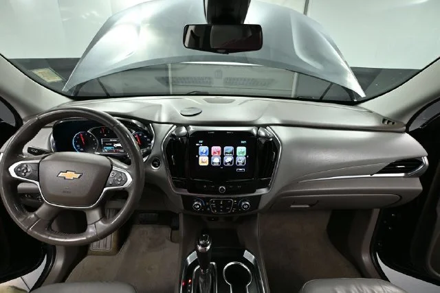Used 2018 Gray Chevrolet 3LT image 19