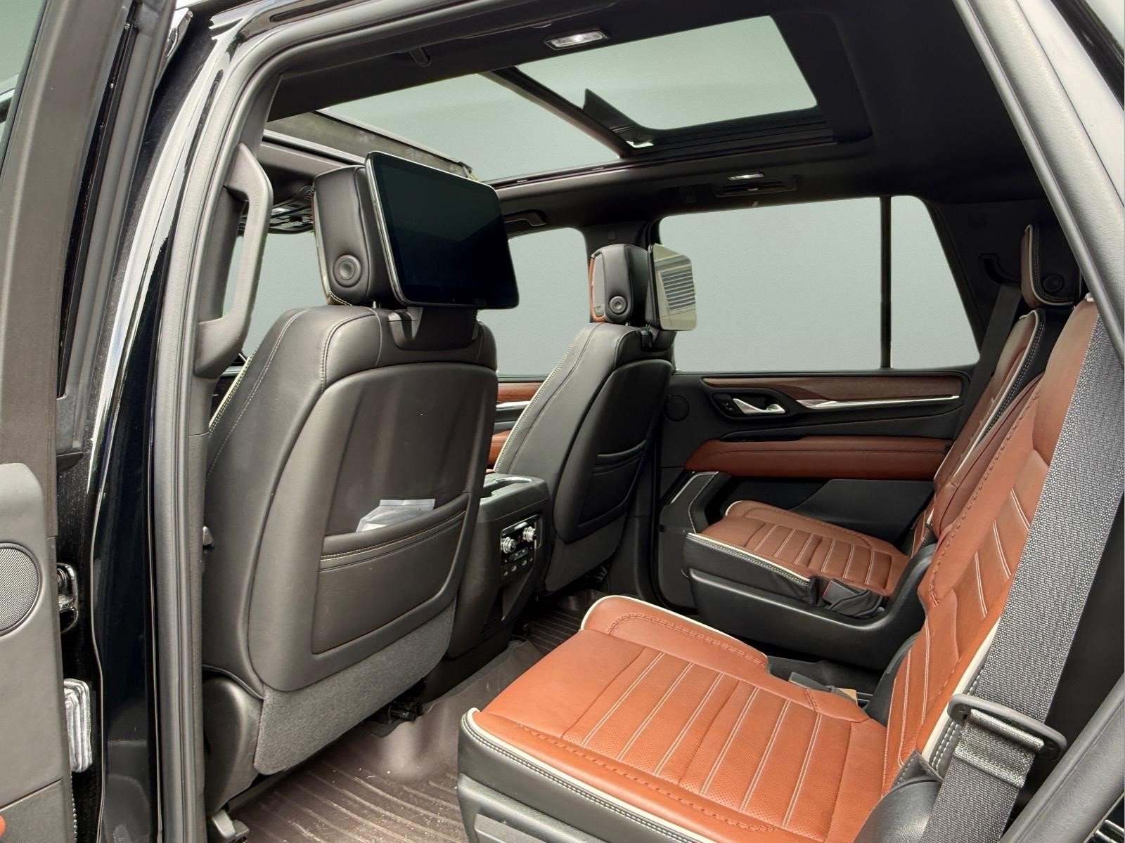 Used 2023 Onyx Black GMC Denali Ultimate image 12