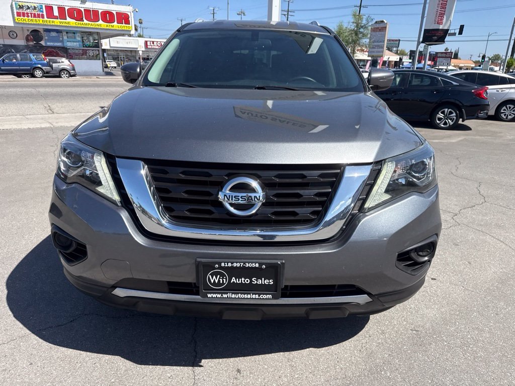 Used 2020 Gray Nissan S image 3