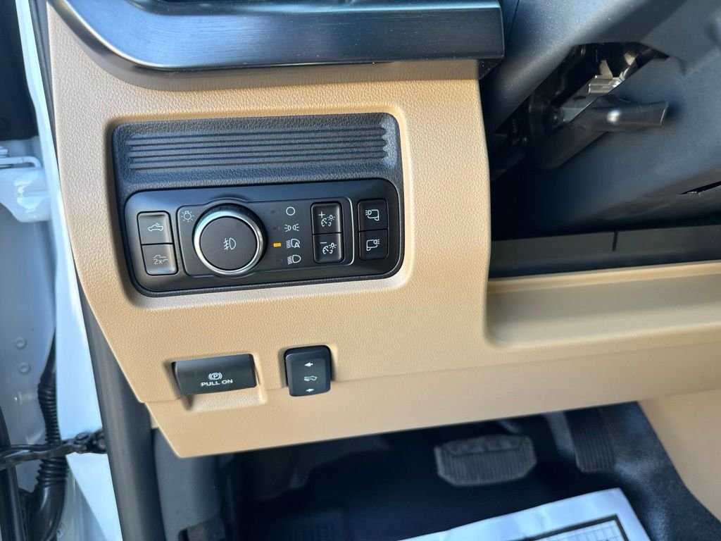 New 2026 Oxford White Ford Lariat image 22