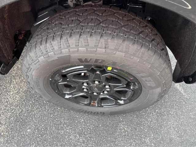 New 2026 Shadow Black Ford XLT image 15