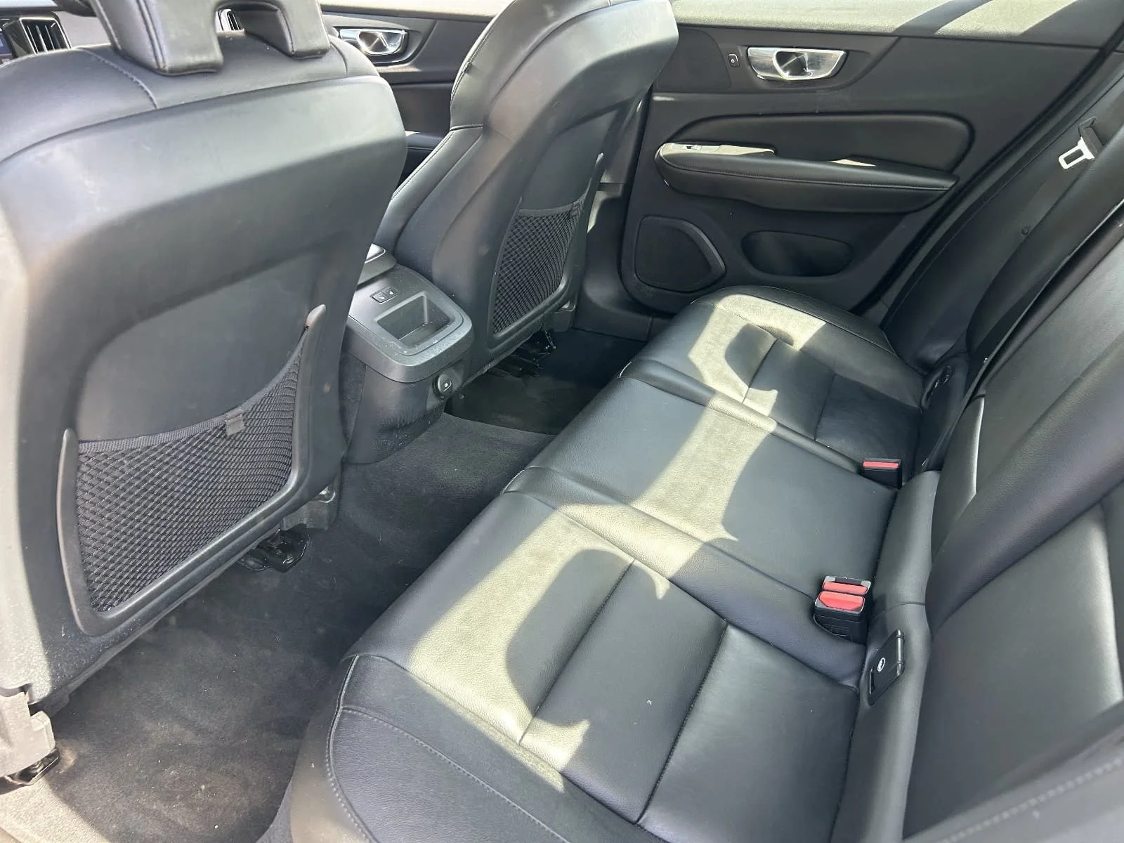 Used 2023 Platinum Grey Metallic Volvo Core Dark Theme image 27