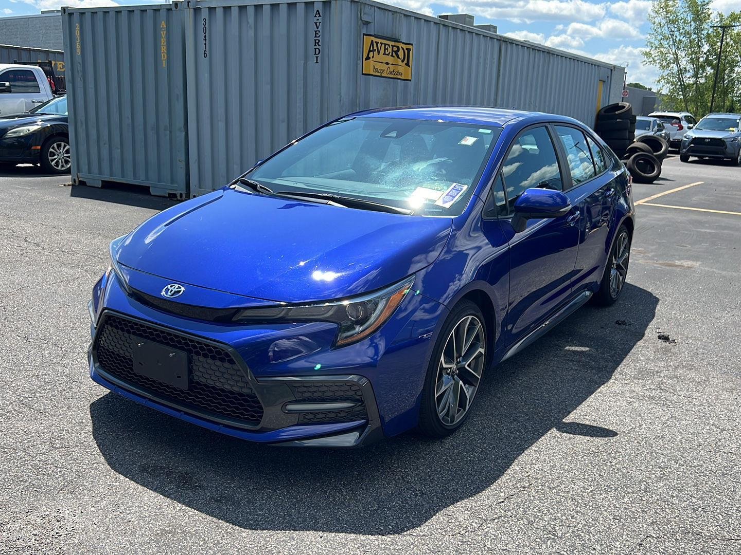Used 2022 Blue Crush Metallic Toyota SE image 2