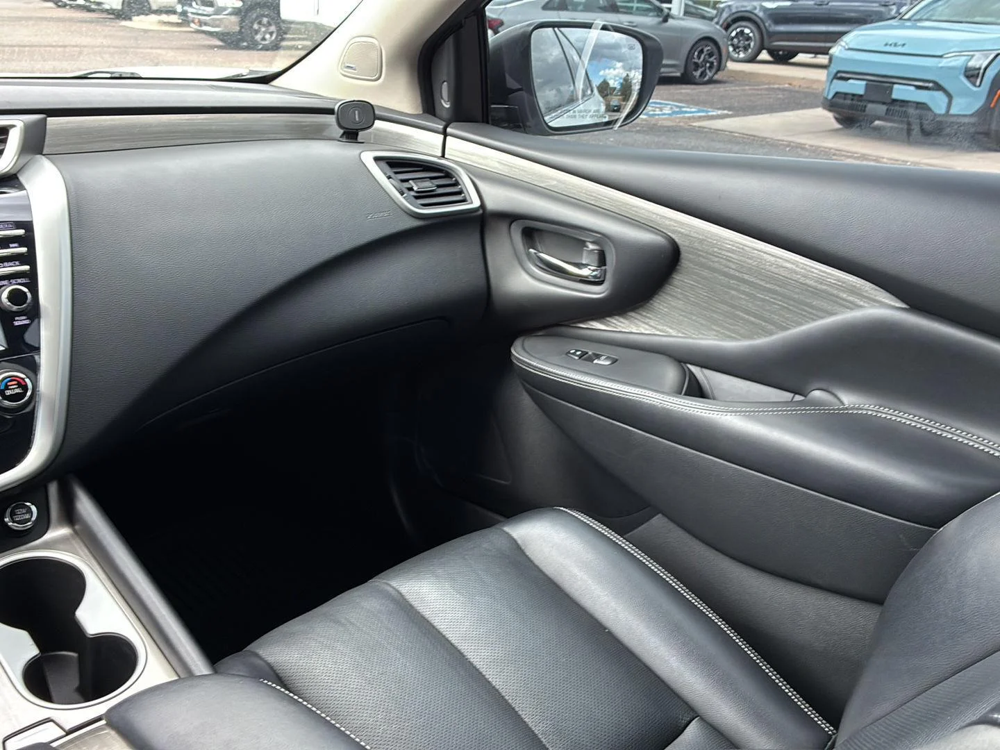 Used 2017 Pearl White Nissan SL image 32