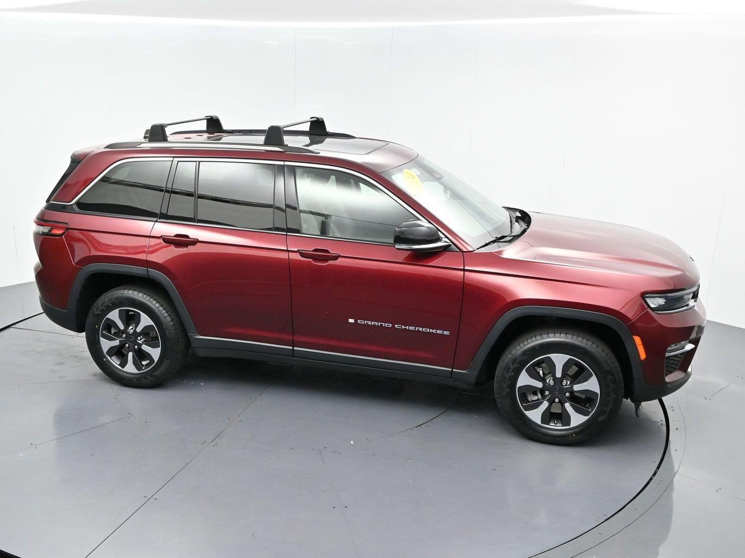 Used 2024 Red Jeep 4x4 image 41