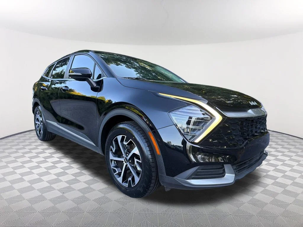 Used 2025 Black Kia EX image 3
