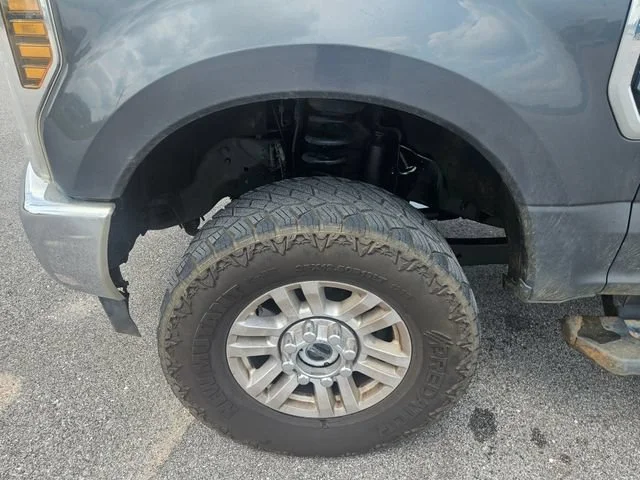 Used 2019 Gray Ford XL image 27
