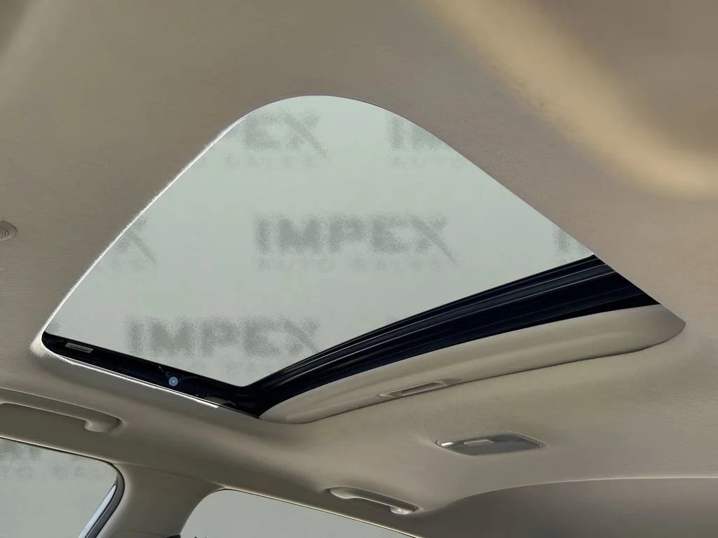 Used 2025 White Hyundai SEL image 10
