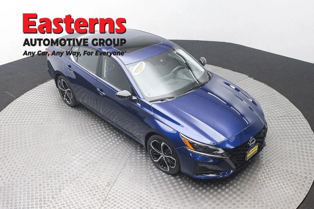 Used 2024 Blue Nissan 2.5 SR image 3