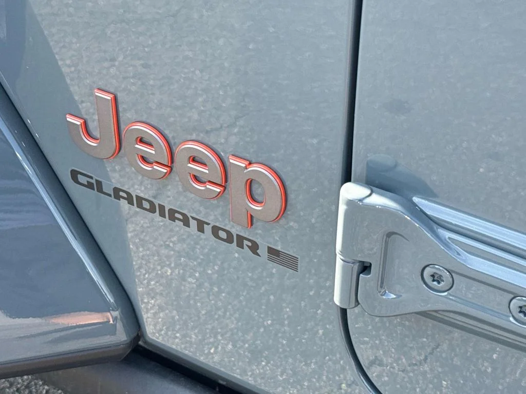New 2026 Gray Jeep Mojave X image 7