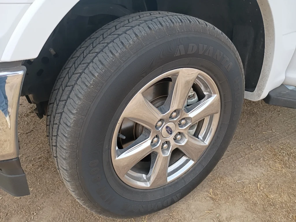 Used 2019 Oxford White Ford LARIAT image 35