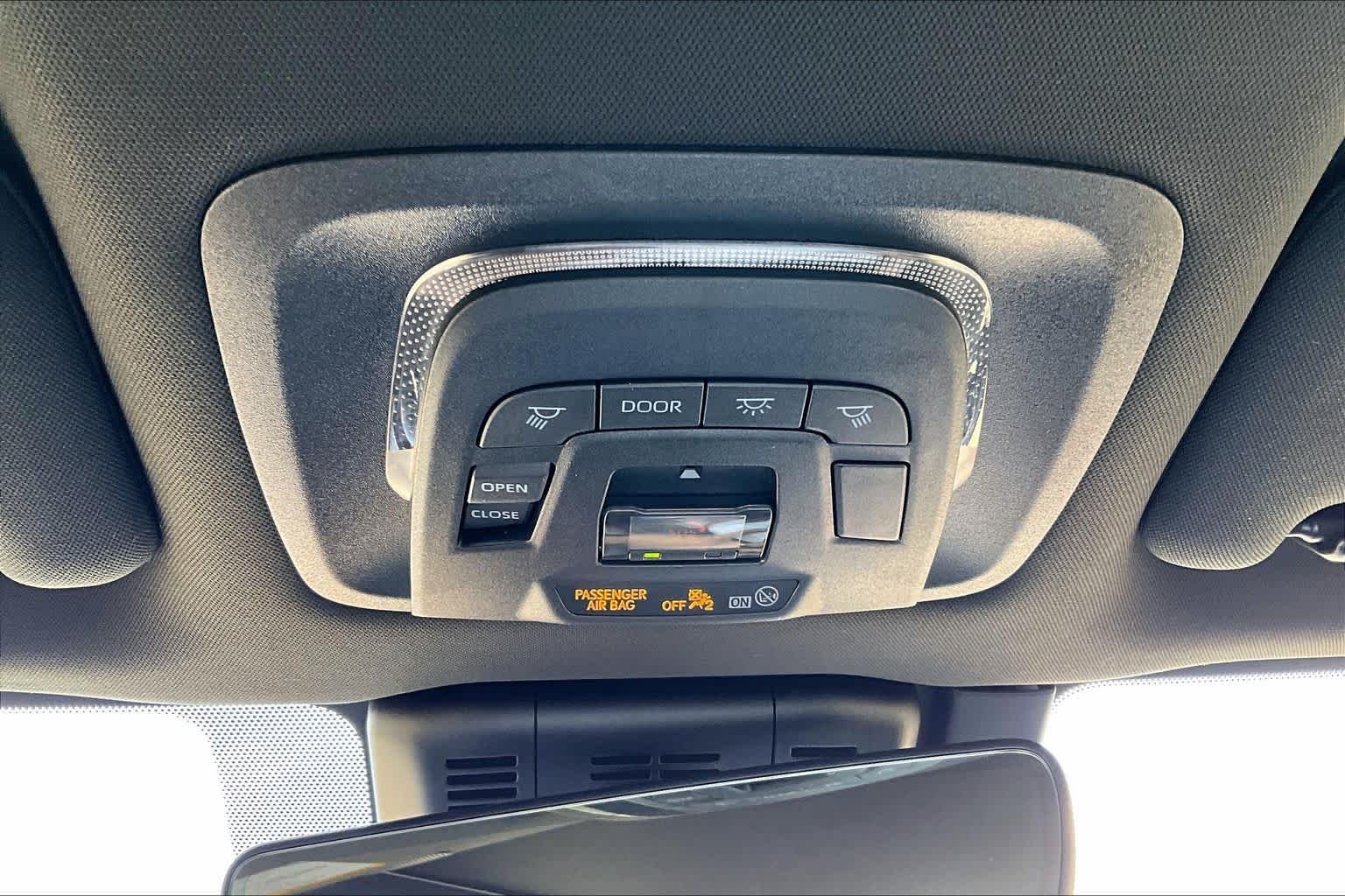 Used 2025 Bronze Age Toyota Platinum image 32