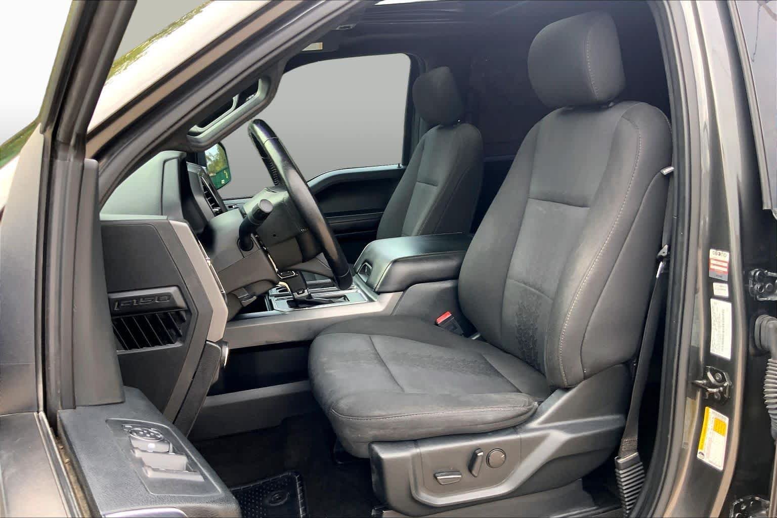 Used 2020 Magnetic Metallic Ford XLT image 7