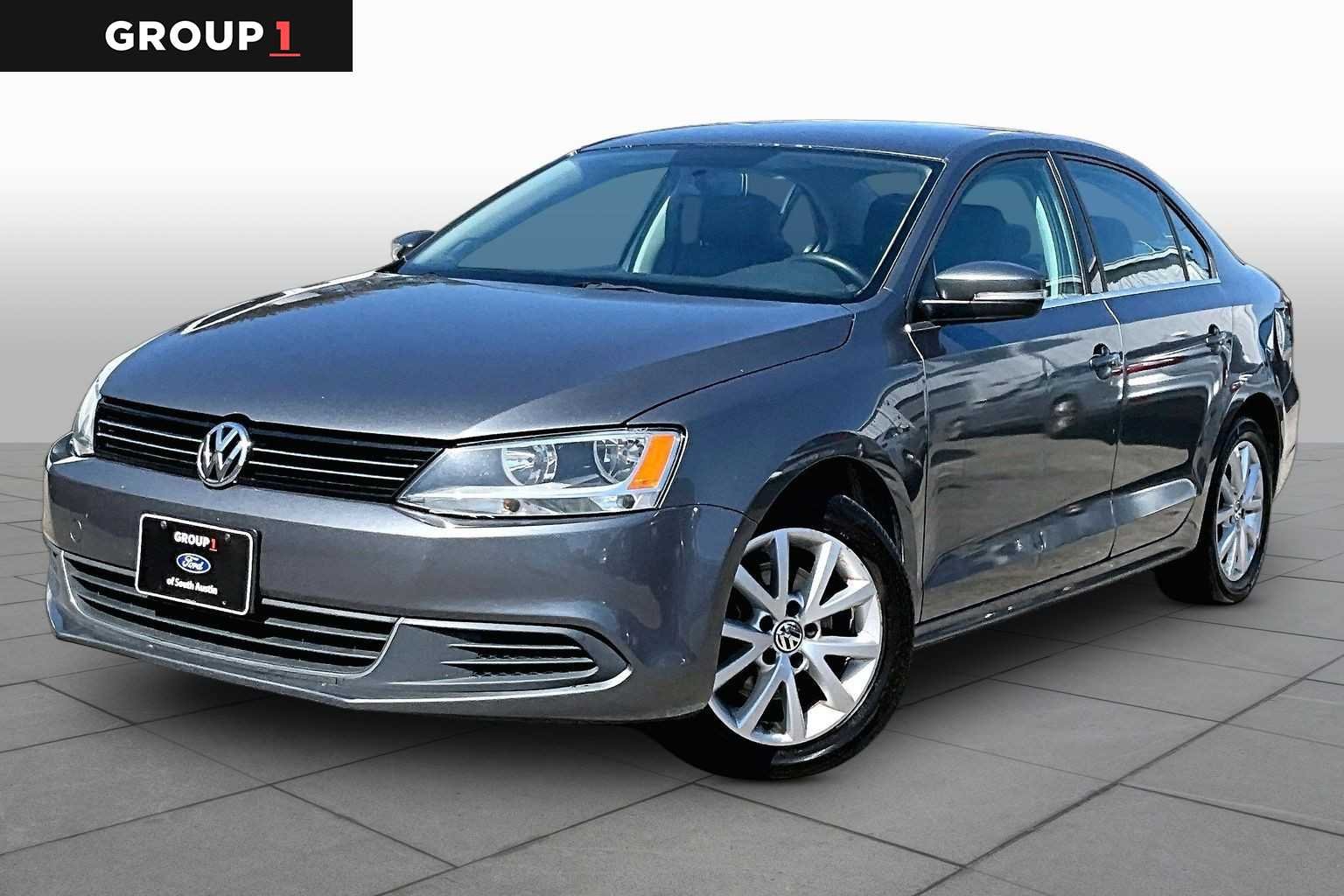 Pre-Owned 2013 Volkswagen Jetta SE