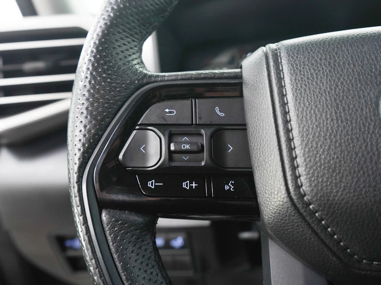 Used 2022 Gunmetal Toyota SR5 image 26