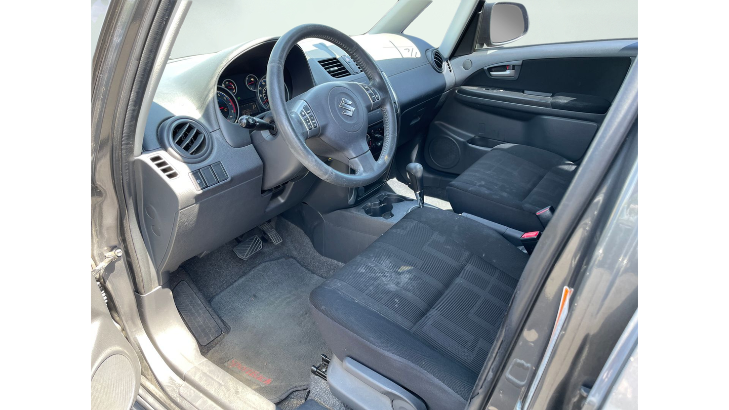 Used 2012 Gray Suzuki Base image 11