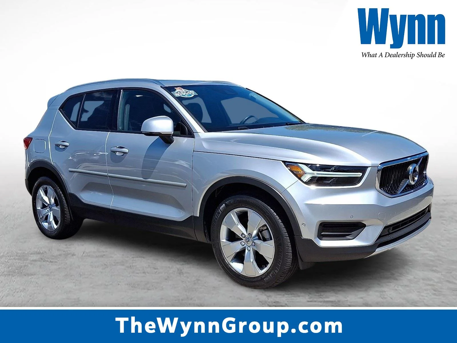 Used 2019 Bright Silver Metallic Volvo Momentum image 1