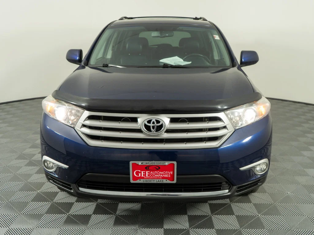 Used 2013 Blue Toyota SE image 2