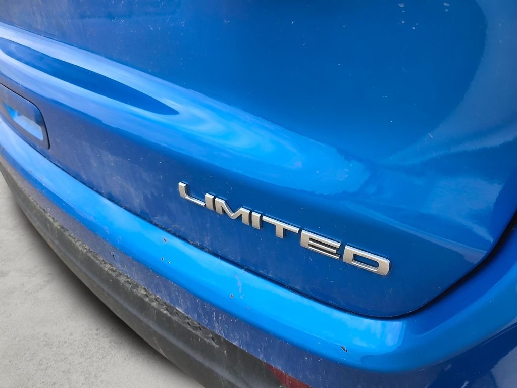 Used 2024 Hydro Blue Pearlcoat Jeep Limited image 29