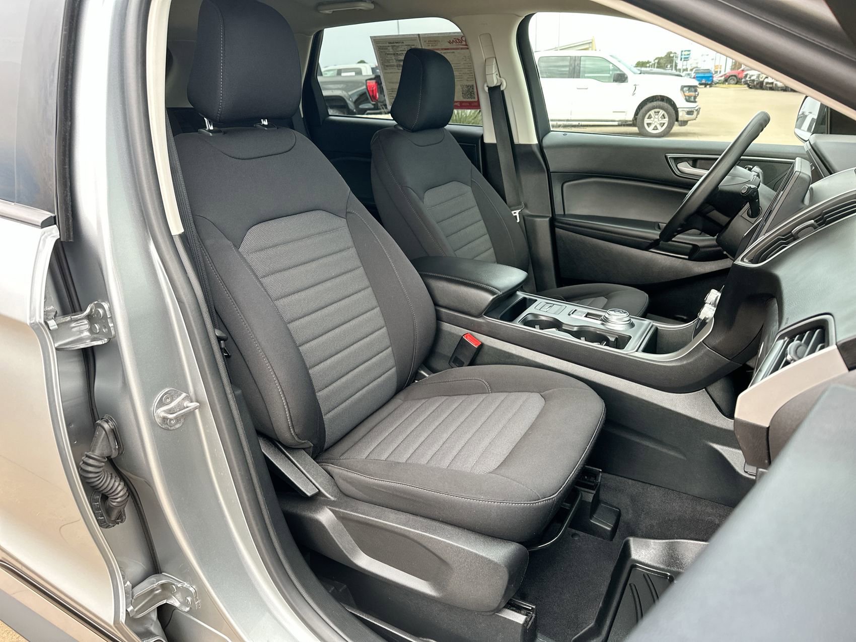 Used 2024 Silver Metallic Ford SE image 19