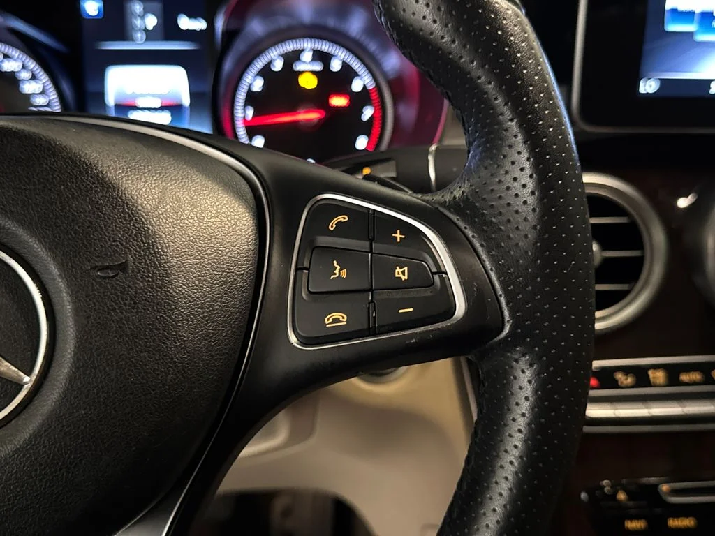 Certified Used 2018 White Mercedes-Benz GLC 300 image 22