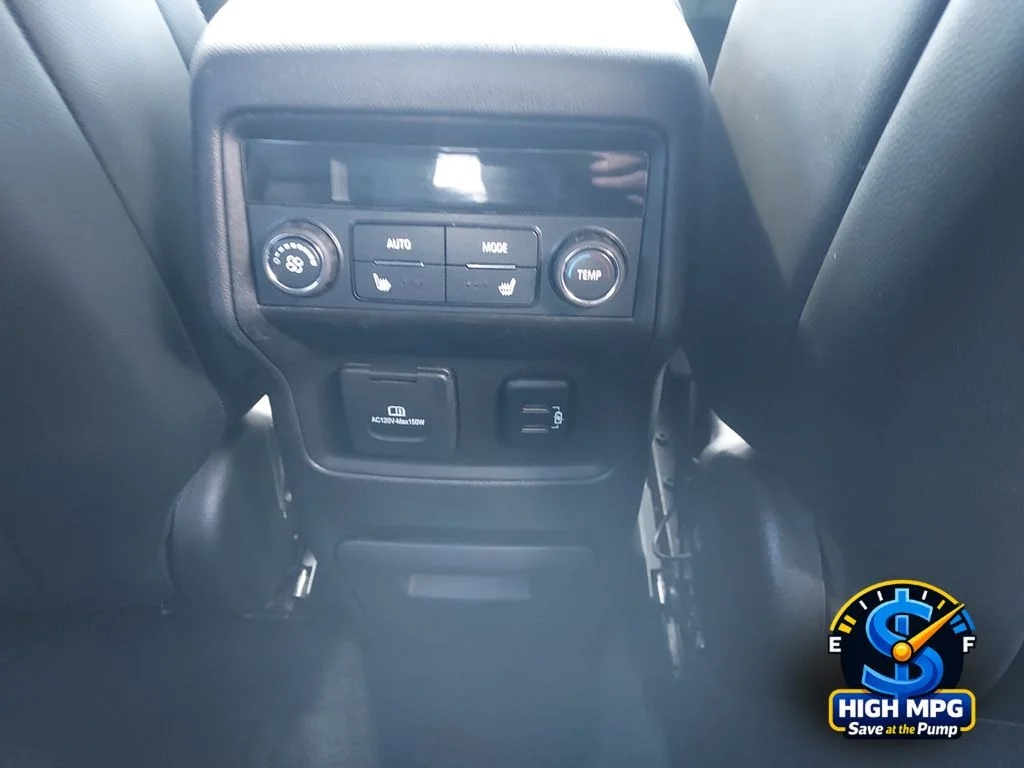 Used 2017 Silver GMC SLT-2 image 25