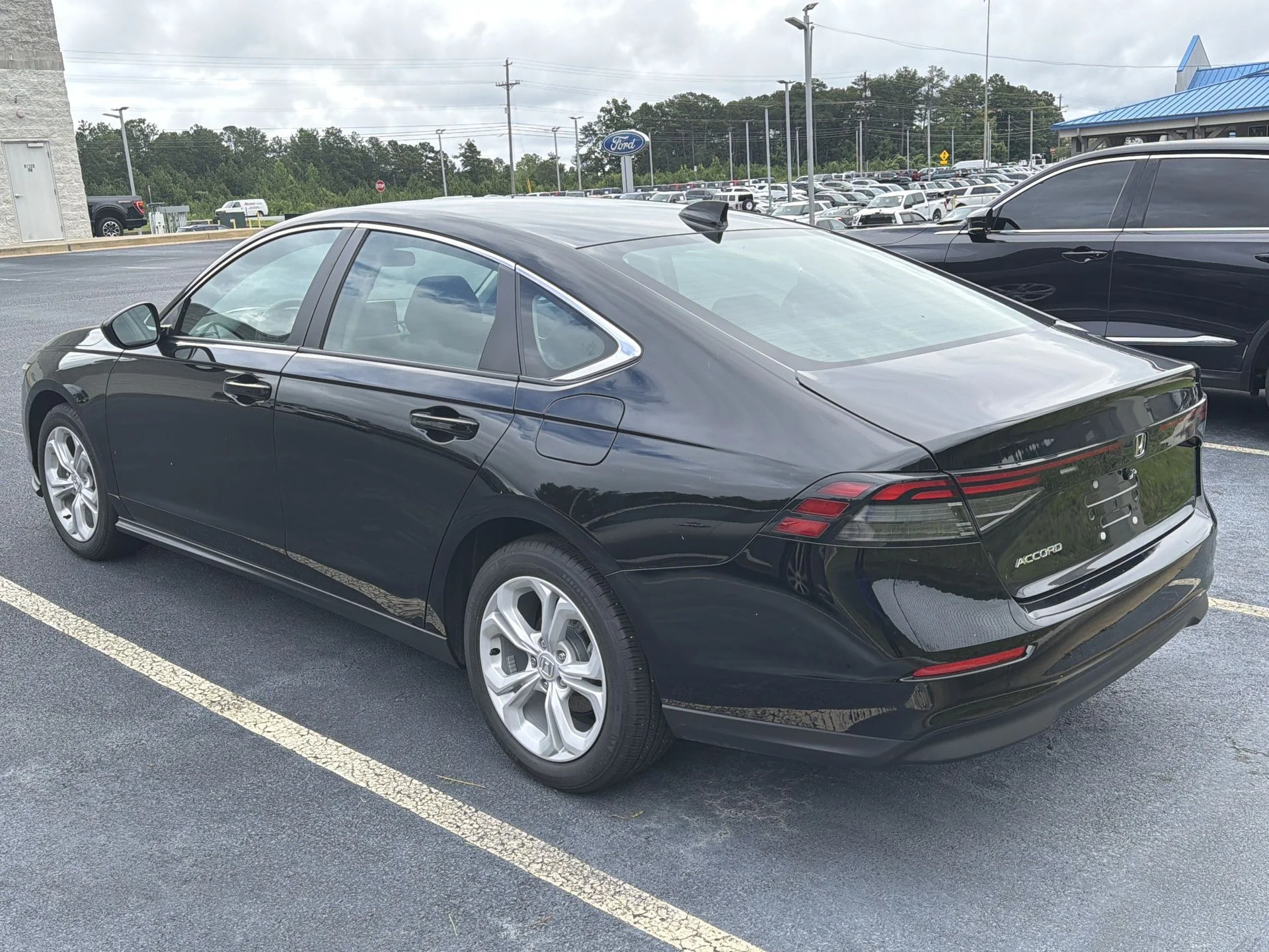 Used 2025 Crystal Black Pearl Honda LX image 9