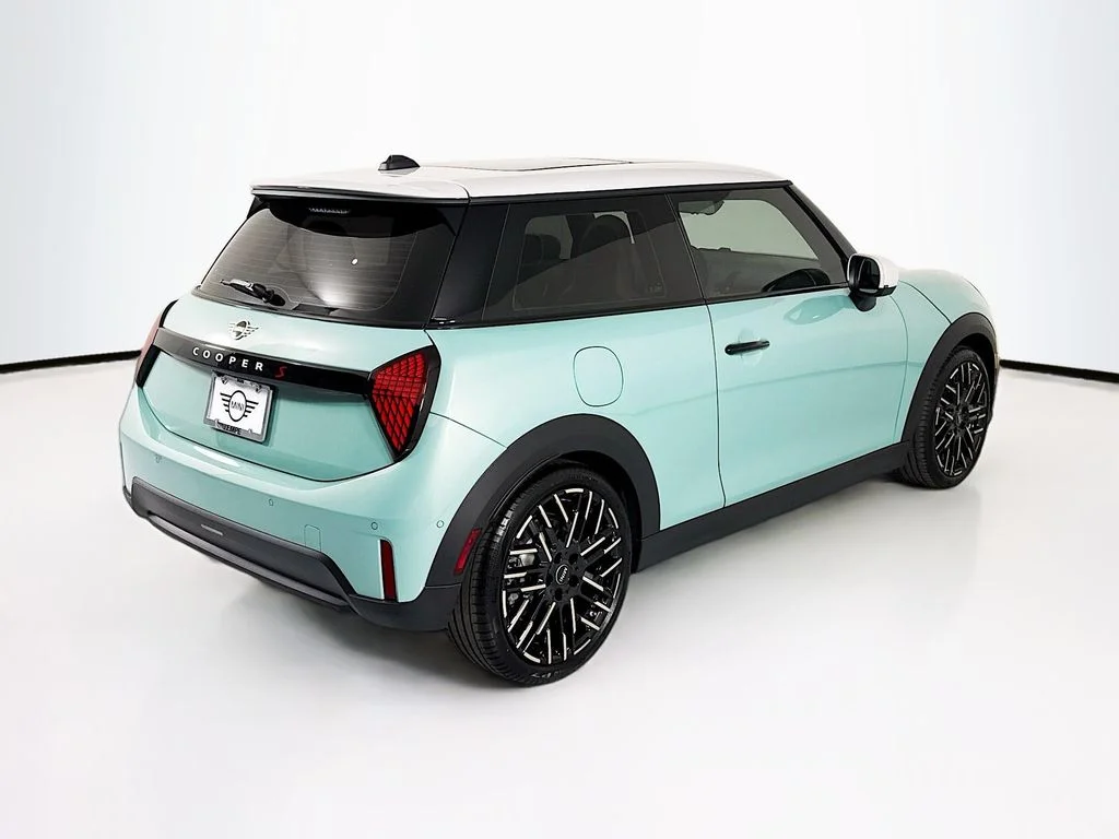 New 2026 Ocean Wave Green Metallic MINI Iconic image 5