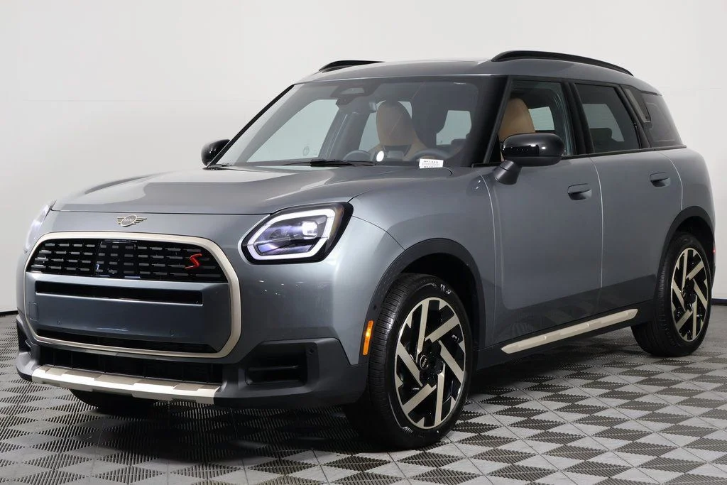 New 2027 MINI Countryman Signature Plus Sports Activity Vehicle in