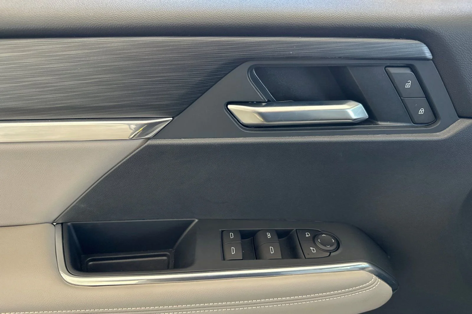 2025 GMC Acadia Elevation - Photo 12