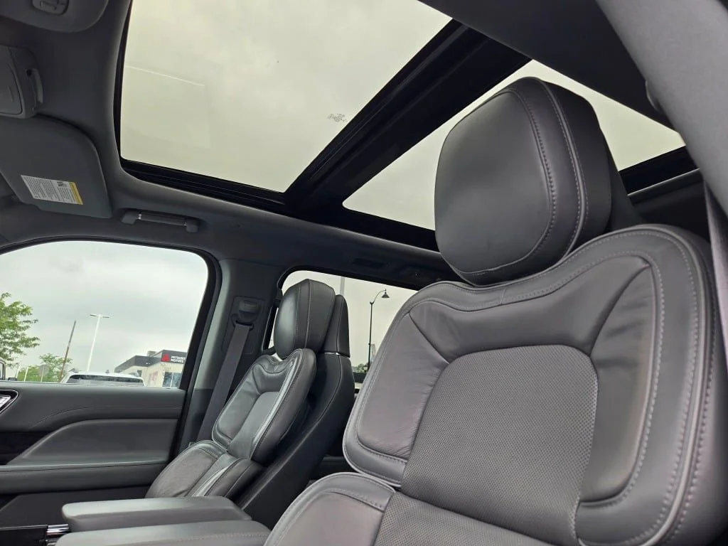 Used 2019 Silver Lincoln Reserve image 29