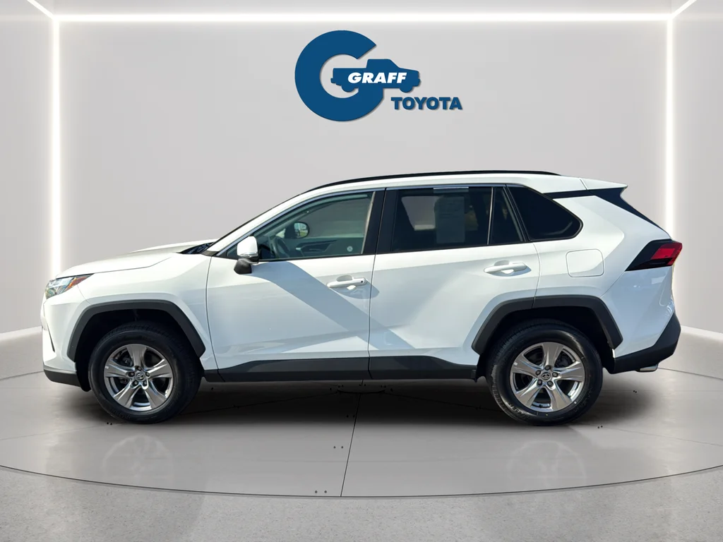 Used 2023 White Toyota XLE image 3