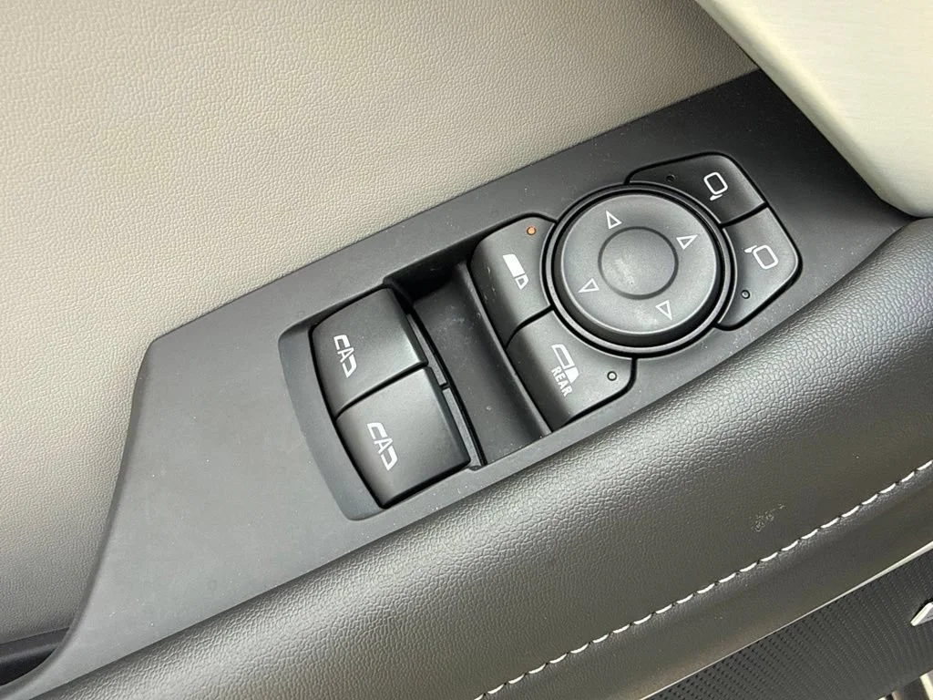 Used 2024 Sharkskin Metallic Chevrolet 3LT image 27