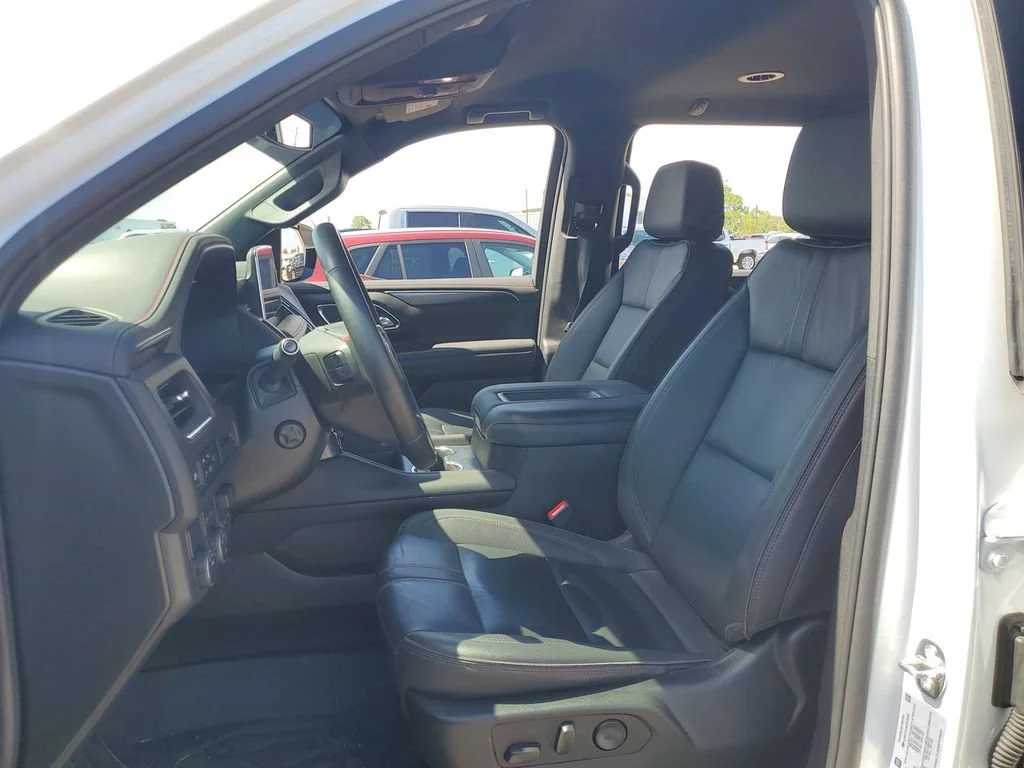 Used 2024 Summit White Chevrolet RST image 25