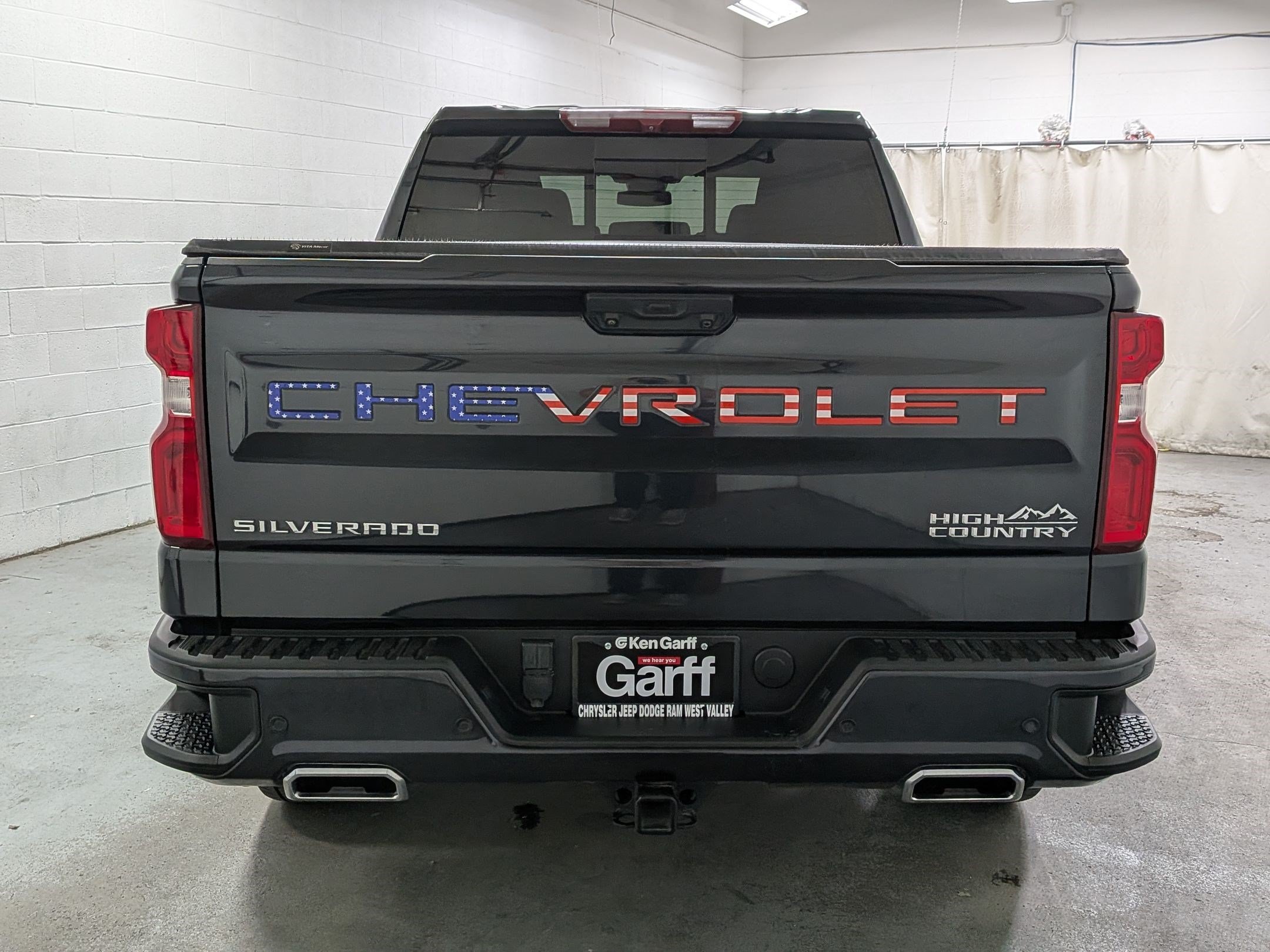 Used 2022 Dark Ash Metallic Chevrolet High Country image 5