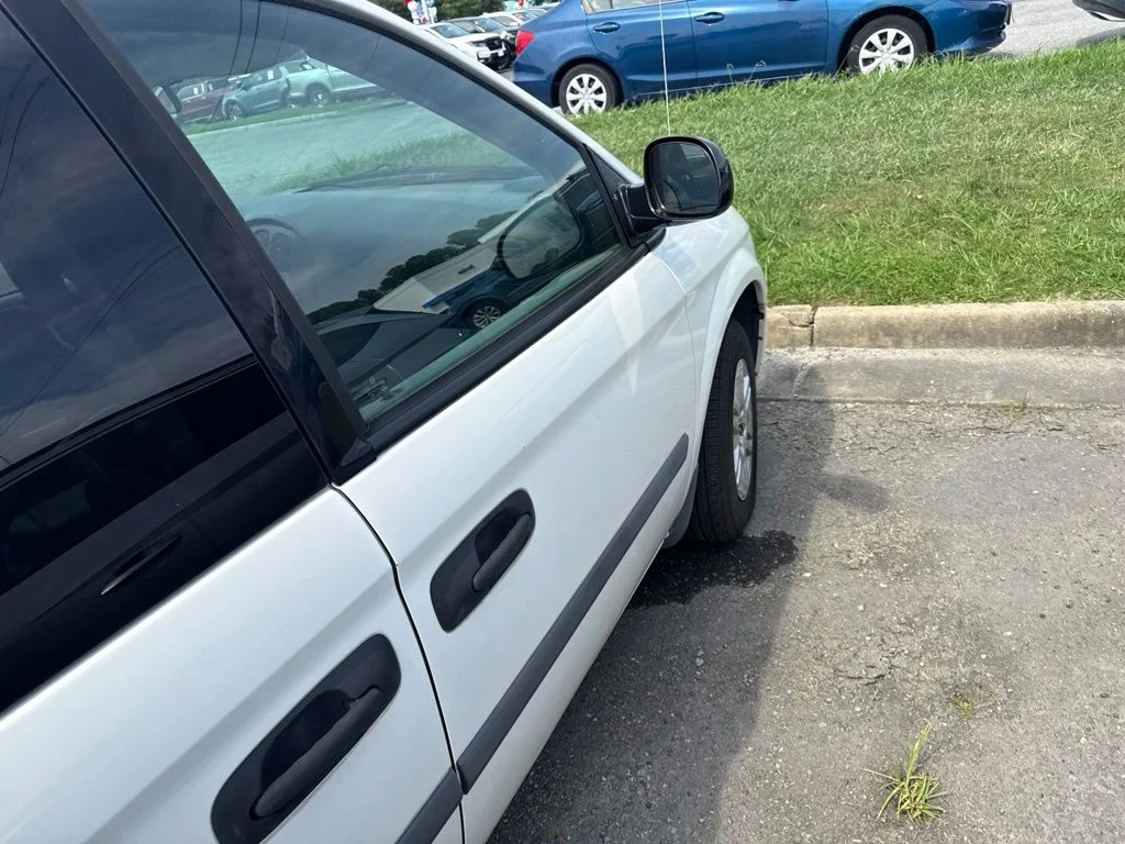 Used 2007 White Dodge SE image 5