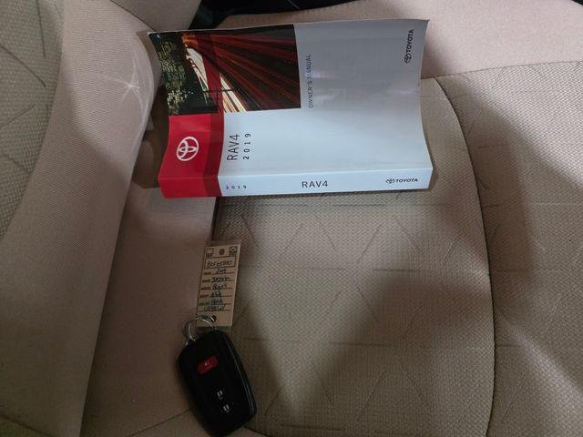 Certified Used 2019 RUBY FLARE PEARL Toyota  image 9