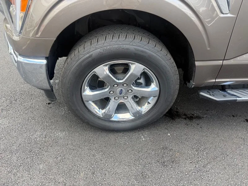 Used 2021 Gray Ford XLT image 17