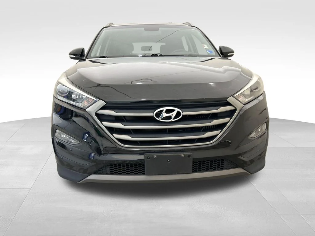 Used 2016 Black Hyundai Sport image 9