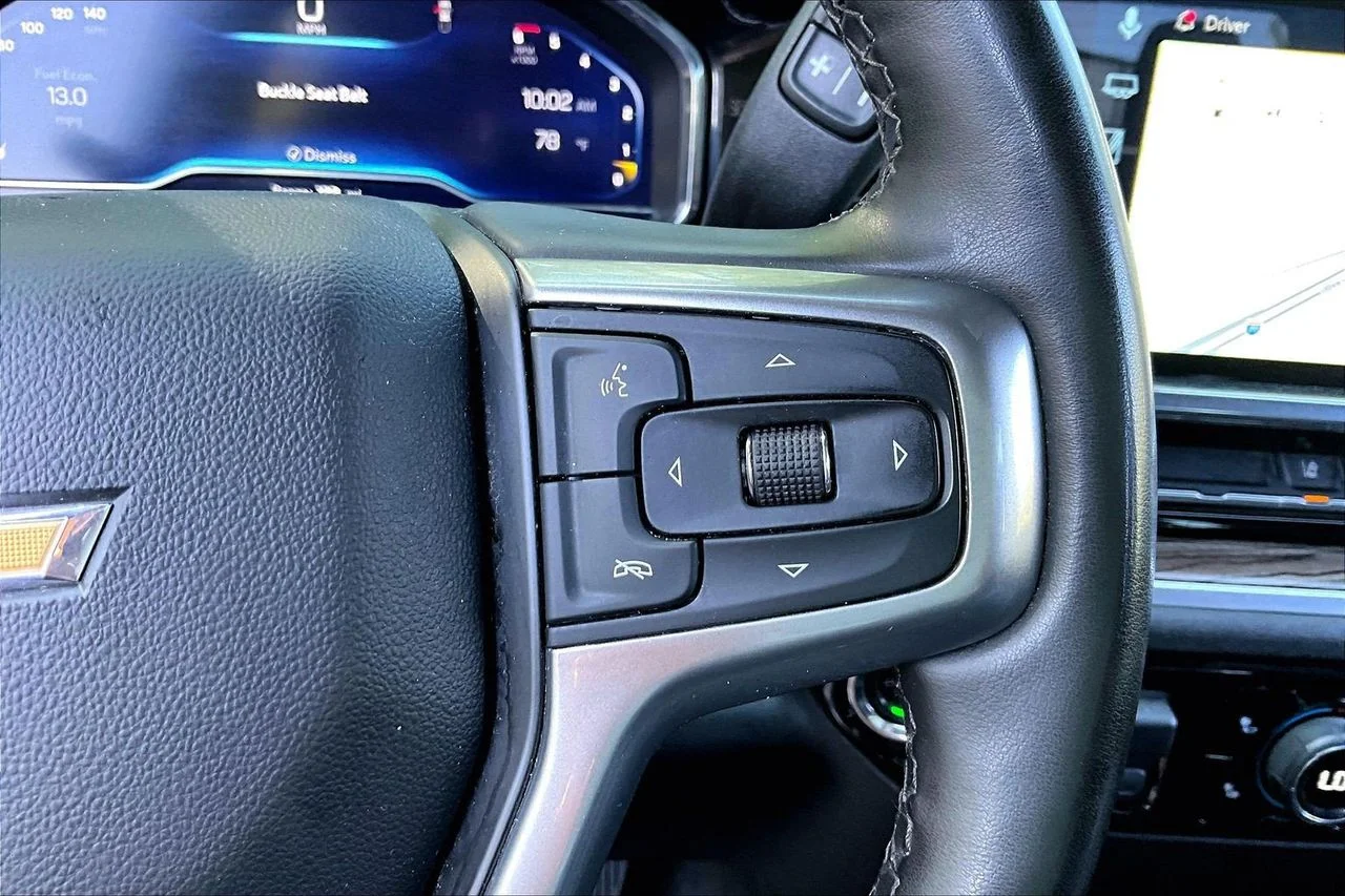 Used 2025 White Chevrolet LT image 29