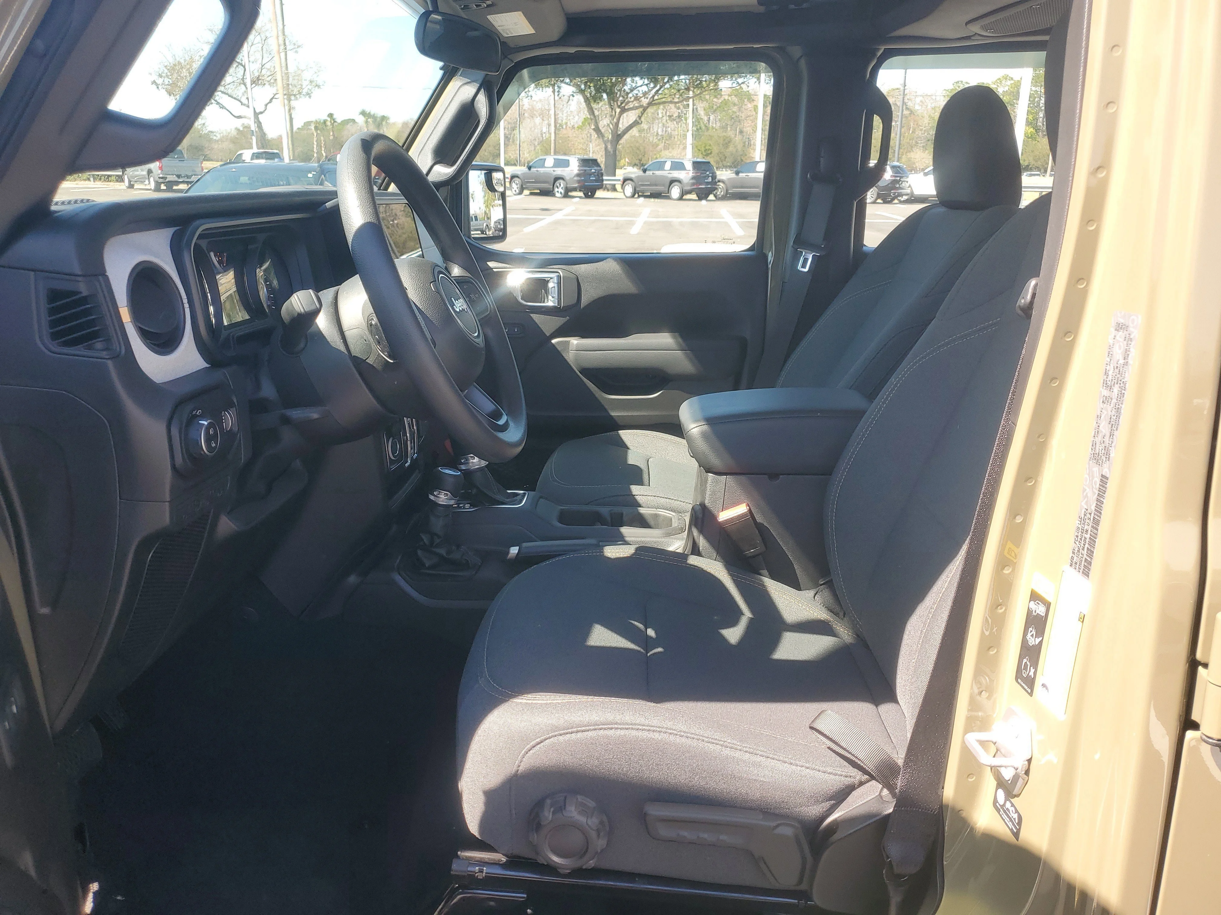 Used 2025 41 Jeep Sport image 20
