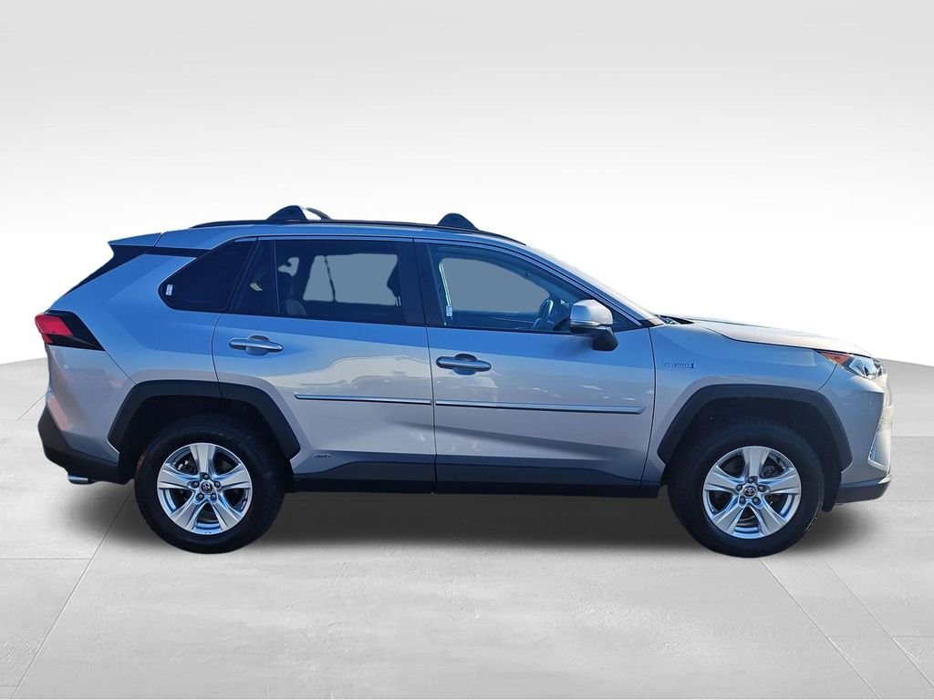 Used 2021 Silver Toyota XLE image 6